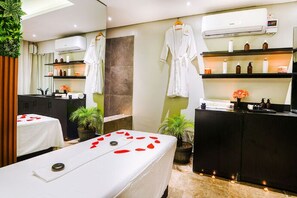 Couples treatment rooms, sauna, steam room, Turkish bath - Hotel Noesis  (Kampala)