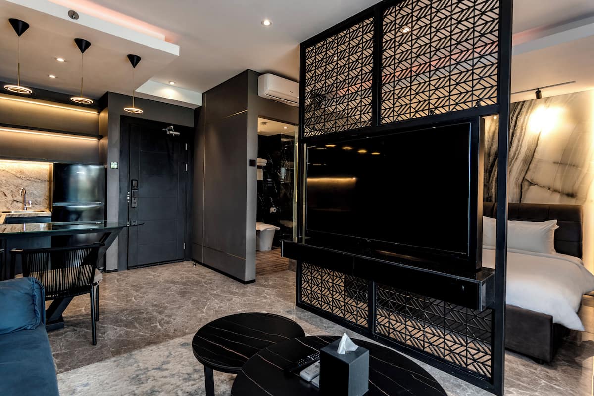 Escritorio, espacio para trabajar con un portátil, wifi gratis