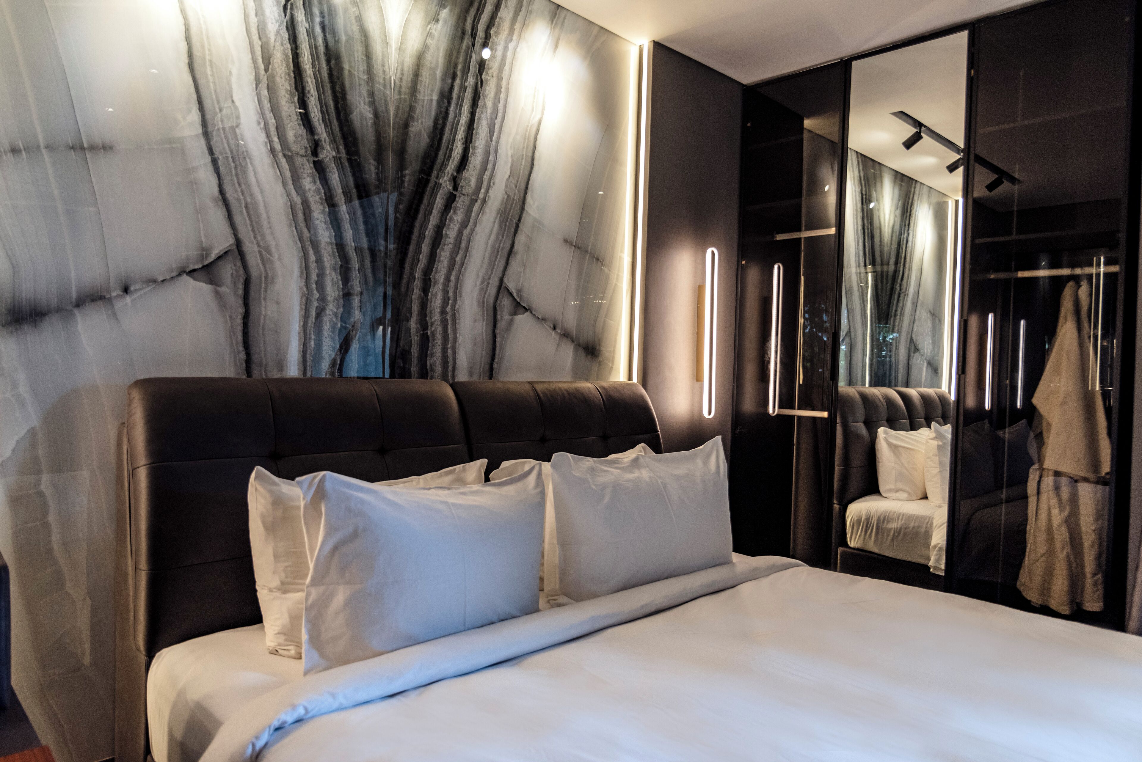 Deluxe Studio Suite, 1 Katil Raja (King), Garden View | Peralatan tempat tidur premium, tilam berlapik, meja 