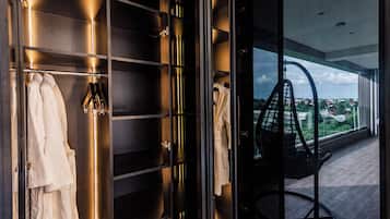 Deluxe studio suite, 1 kingsize bed, uitzicht op stad | Uitzicht op de stad