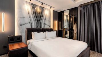 Hochwertige Bettwaren, Pillowtop-Betten, Schreibtisch