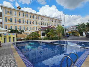 Front of property - BCN Barna Hotel (Ta Khmau)