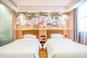 Executive kamer, 1 twee- of 2 eenpersoonsbedden, uitzicht op stad | Luxe beddengoed, donzen dekbedden, een bureau, een laptopwerkplek