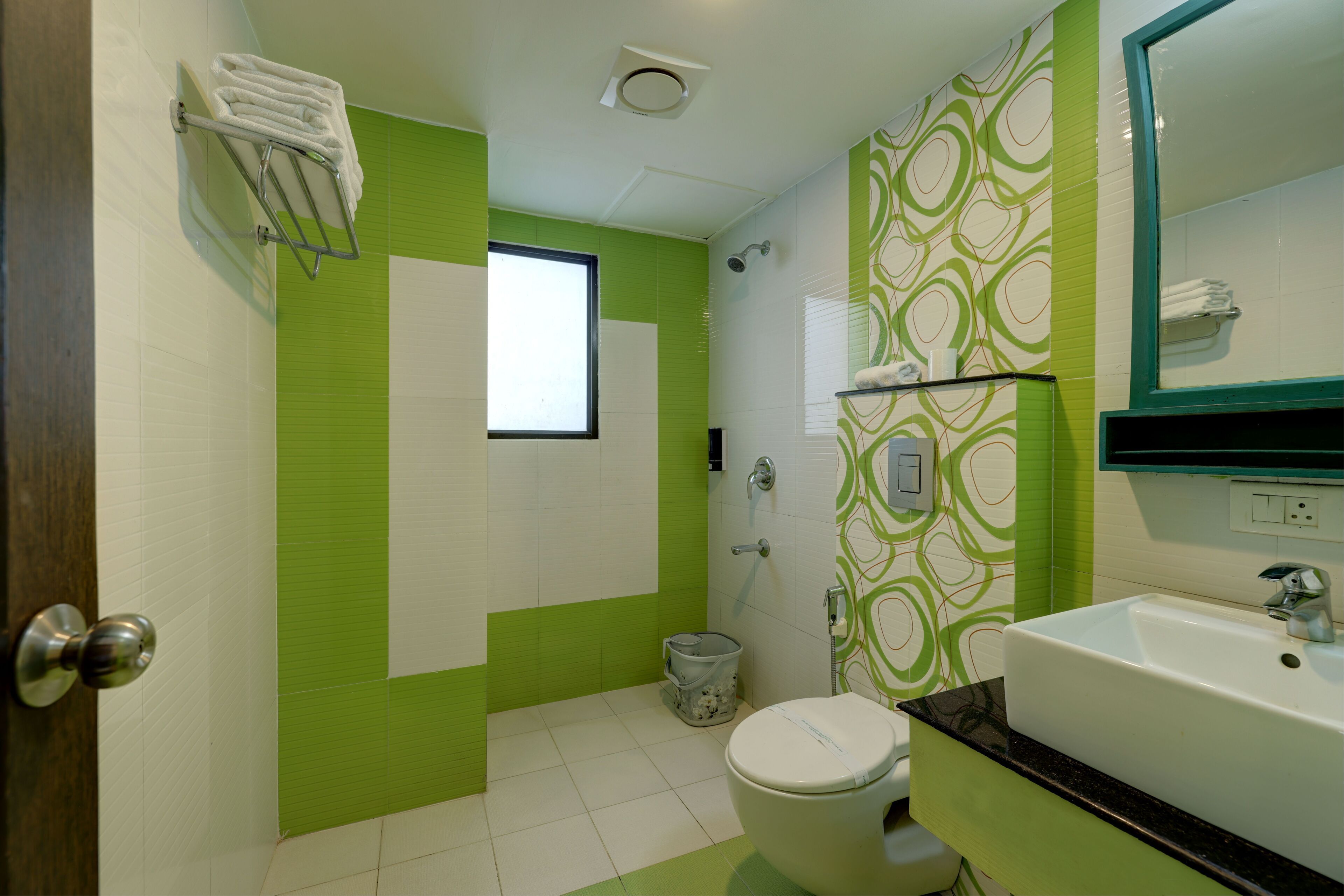 Perhesviitti, vuoristonäköala | Kylpyhuone | Suihku, ilmaiset hygieniatuotteet, tohvelit, pyyhkeet