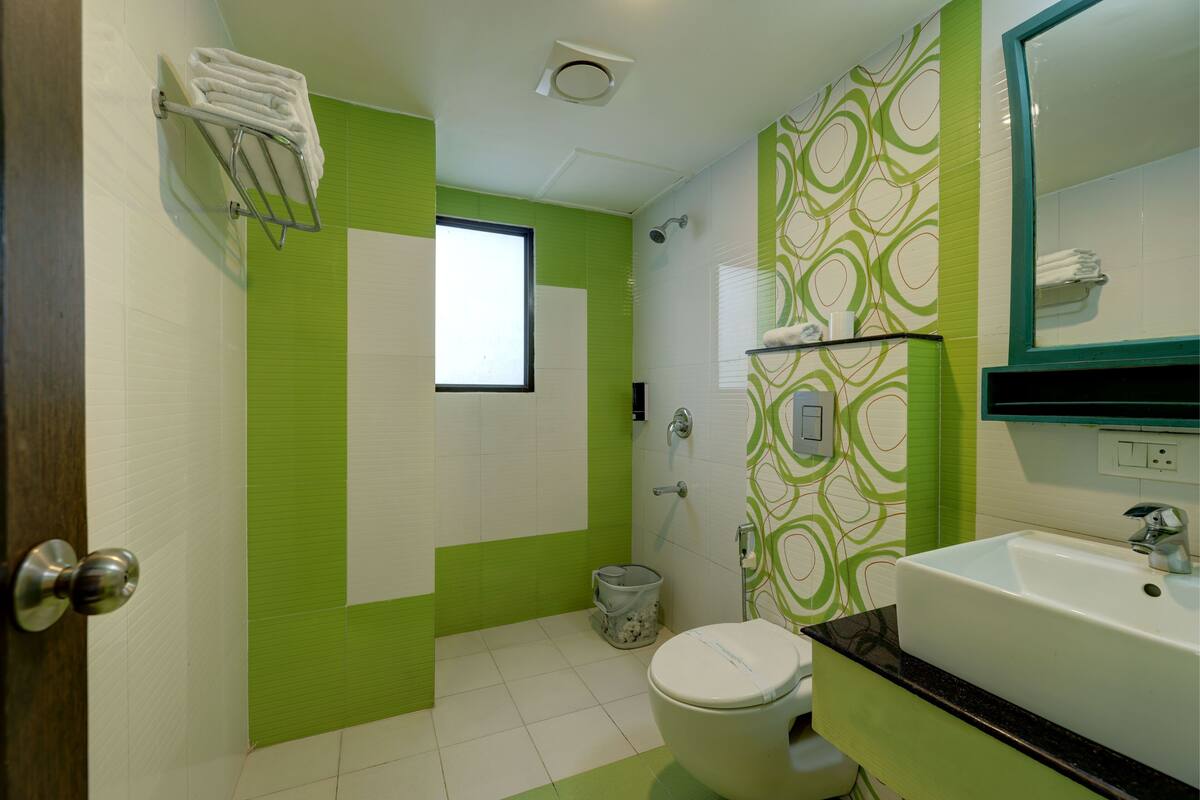 Perhesviitti, vuoristonÀköala | Kylpyhuone | Suihku, ilmaiset hygieniatuotteet, tohvelit, pyyhkeet