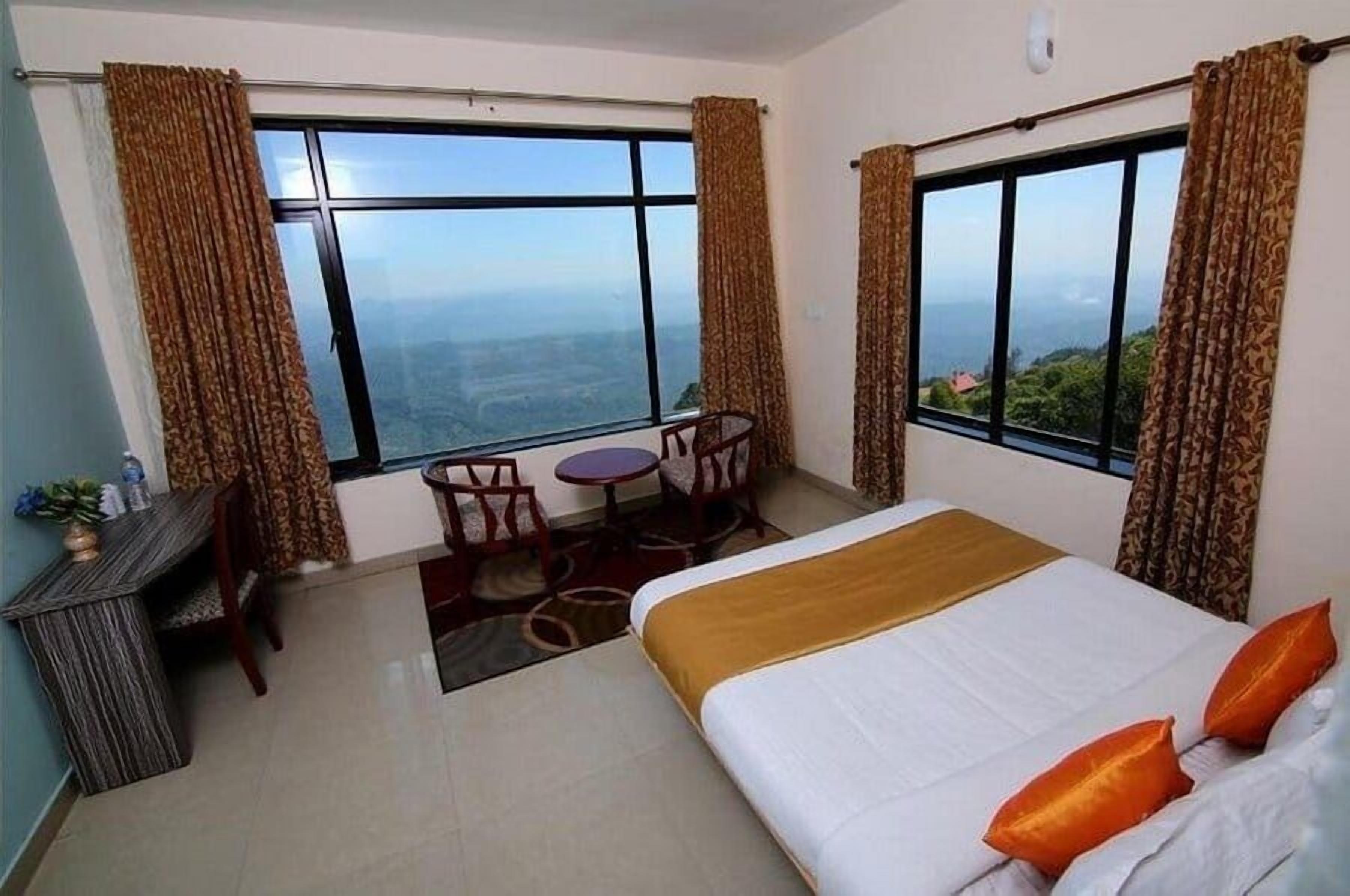 Family Suite, Mountain View | Premium bedding, down comforters, memory foam beds, desk