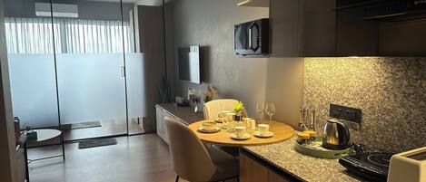 Superior Studio, Balcony, City View | Private kitchen | Mini-fridge, microwave, stovetop, cookware/dishes/utensils