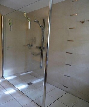 Een douche, een haardroger