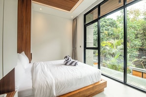 House - Exquisite 5BR Modern Villa 400m From the Ocean (Seminyak)