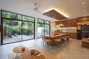 House - Exquisite 5BR Modern Villa 400m From the Ocean (Seminyak)