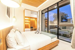 House - Elegant 5BR Modern Villa Steps From Caf Del Mar (Seminyak)
