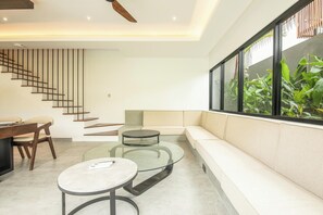 Villa | 5 bedrooms - Enchanting 5BR Canggu Villa Moments to Sea (Canggu)