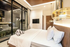 House, Smoking - Enchanting 5BR Canggu Villa Moments to Sea (Canggu)