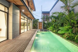 House - Sophisticated 5-br Canggu Retreat Near Beach (Canggu)