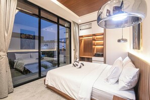 House - Tropical Elegance 5BR Canggu Villa Near Beach (Canggu)