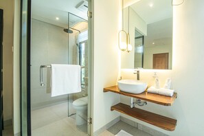 House, Smoking - Elegant 4BR Seminyak Villa 10min From the Shore (Seminyak)