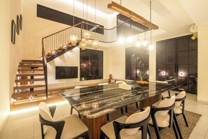 House, Smoking - Elegant 4BR Seminyak Villa 10min From the Shore (Seminyak)