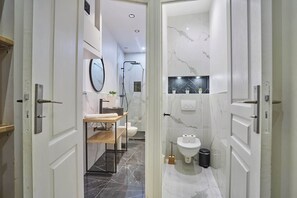 淋浴设施、吹风机、毛巾