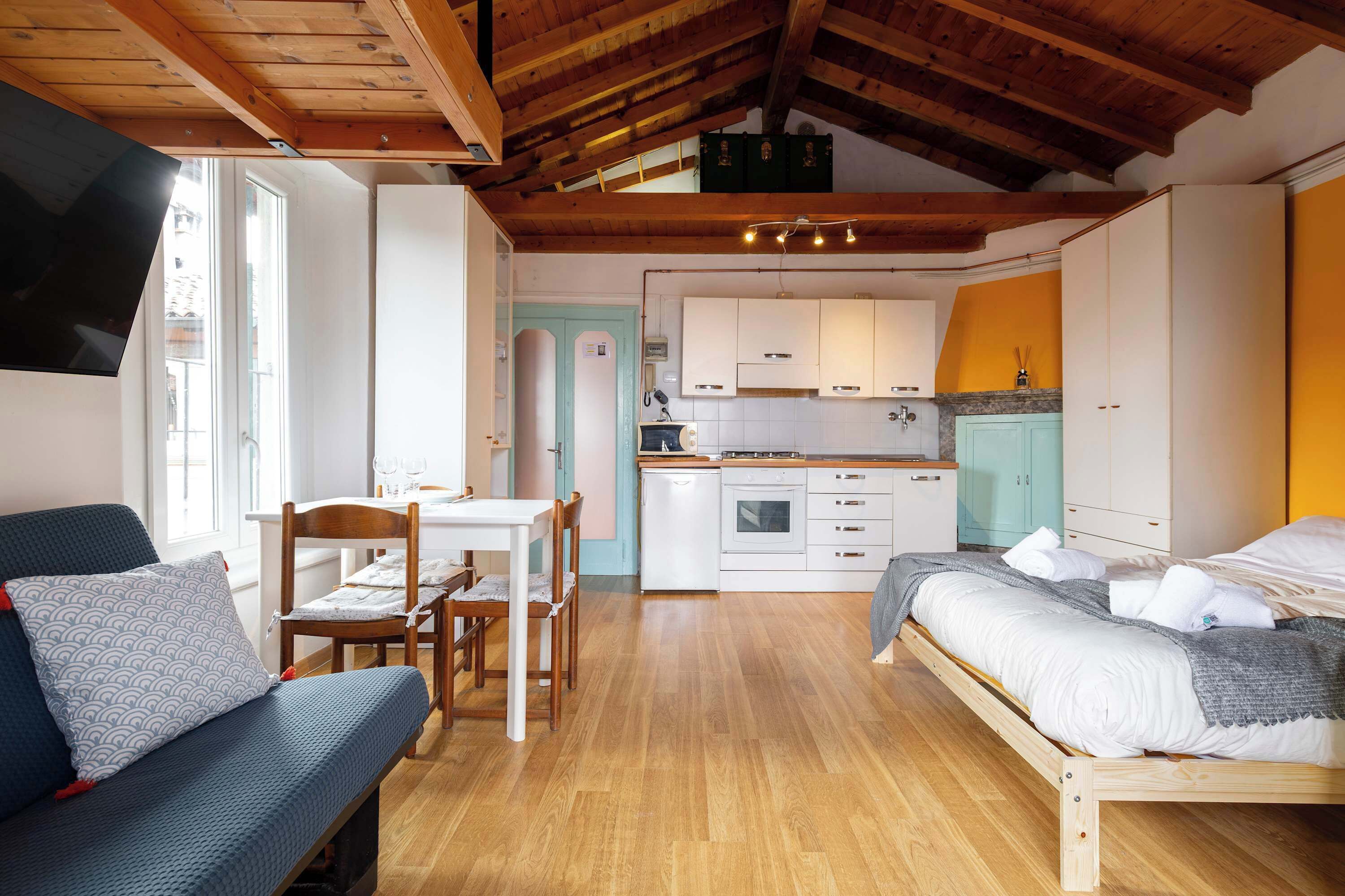 Fer et planche à repasser, Wi-Fi, draps fournis