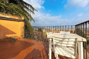 Outdoor dining - La Terrazza Sulla Città - Immobili e Soluzioni (Bergamo)