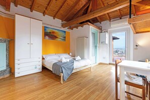 Iron/ironing board, travel crib, WiFi, bed sheets - La Terrazza Sulla Città - Immobili e Soluzioni (Bergamo)