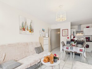 TV - 200m from Grande Plage, apt 2 adults/2 kids (Les Sables-d´Olonne)