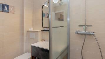 淋浴设施、免费洗浴用品