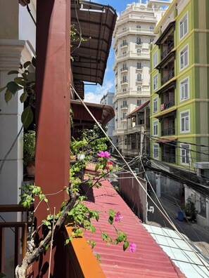 Property grounds - Serene City Hideaway in Phnom Penh's Heart (Phnom Penh)