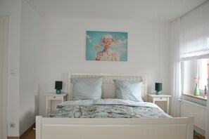 Bügeleisen/Bügelbrett, WLAN, Bettwäsche