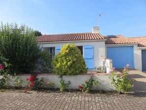 Exterior - Detached house with garden in quiet residence. 9mns from the beach (Les Sables-d'Olonne)