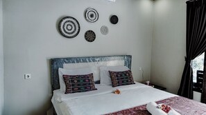 Desk, laptop workspace, free WiFi - Gihon Bungalow (North Lombok Regency)