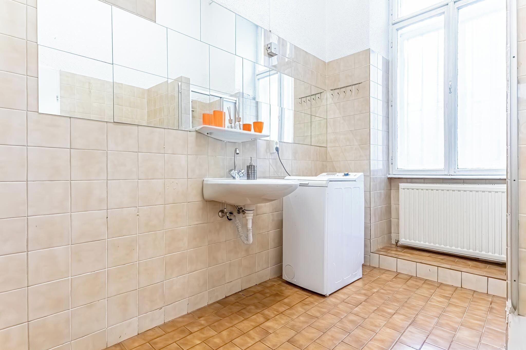 Leilighet – basic | Bad | Dusj, toalettartikler (inkludert), hårføner og håndklær