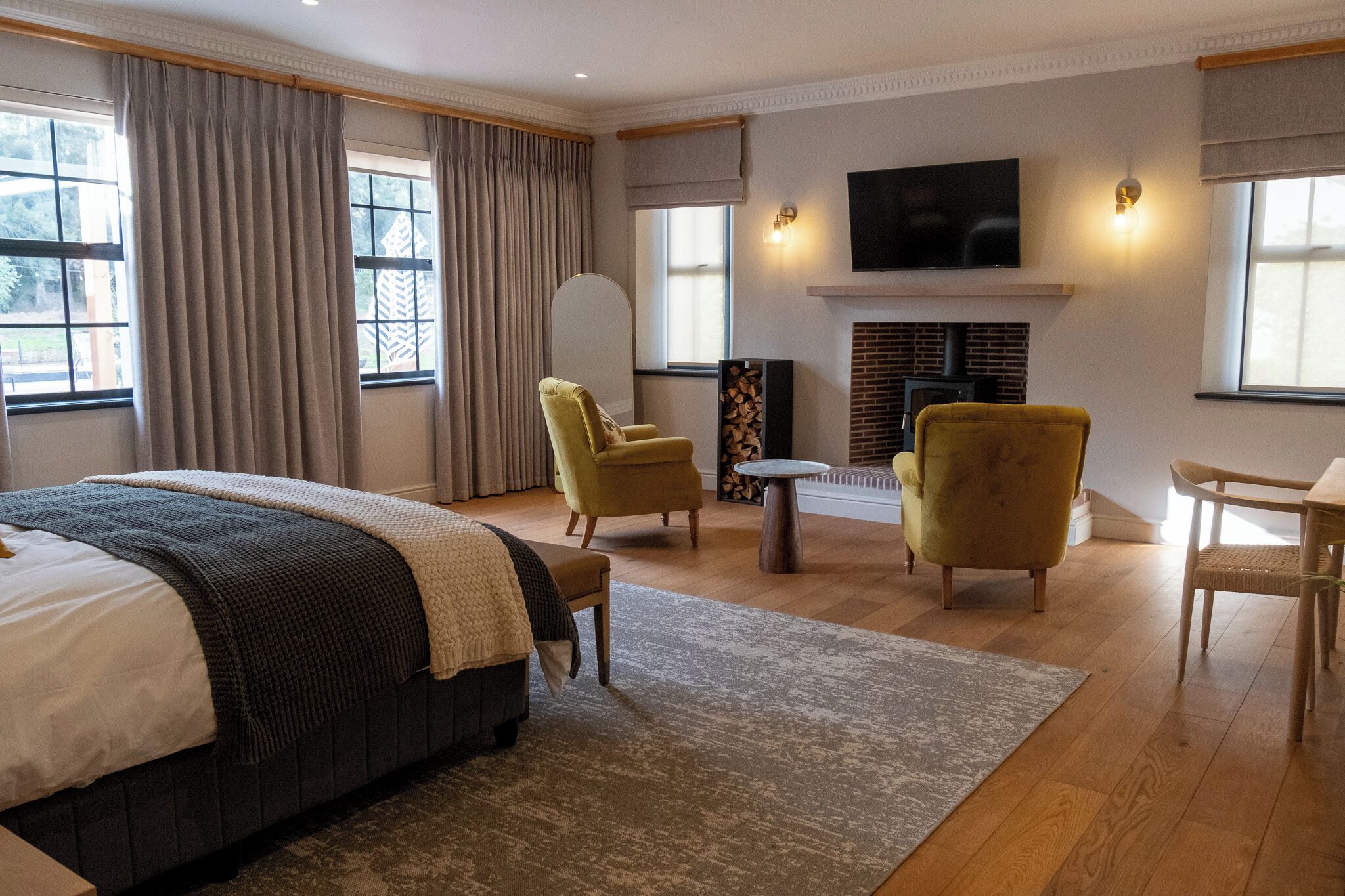 Camera Luxury con letto matrimoniale o 2 letti singoli, 1 letto king, vista giardino | Biancheria da letto di alta qualità, minibar, cassaforte in camera