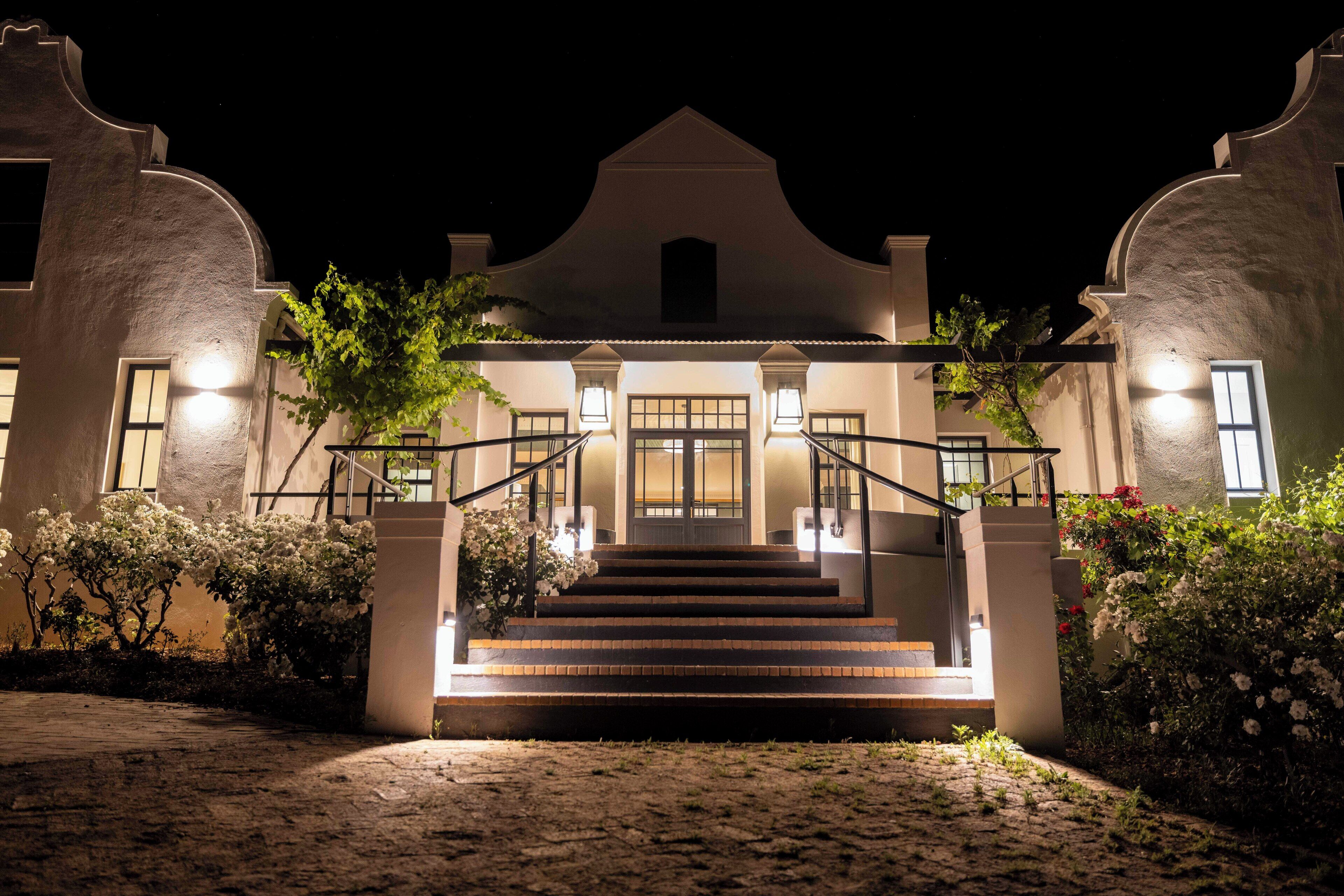 Vista frontal de la propiedad