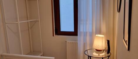 مكواة/لوح كي وواي فاي وملاءات أسرّة