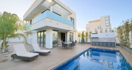 Sunrise Pearl - 2 min walk to Sirena Bay