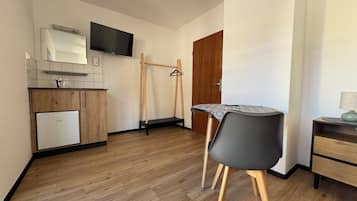 Economy Single Room | Free WiFi