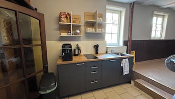 Mini-fridge, stovetop