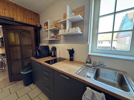 Frigobar, cooktop