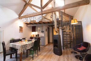 Chambre Vacances en Famille | Blackout drapes, free WiFi - Le Clos du Barry (Laissac-Severac-l'Eglise)