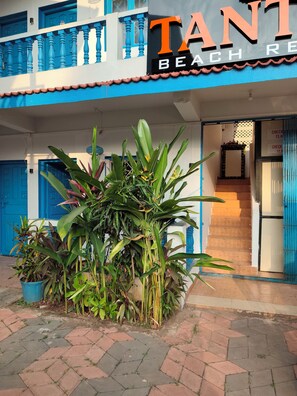 Fachada de la propiedad