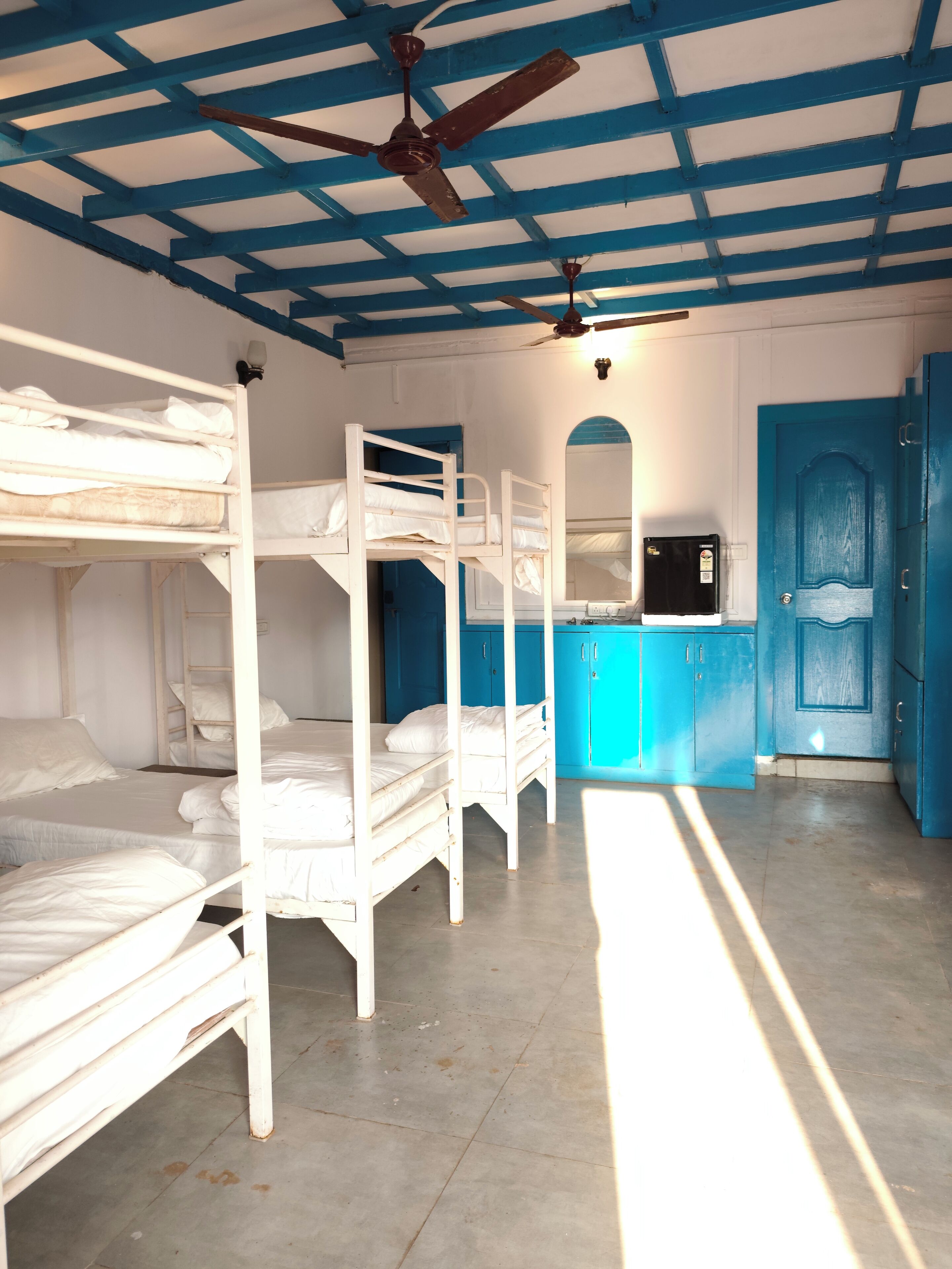 Yhteismajoitus | Työpöytä