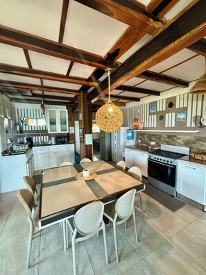 Dining - Beachfront 3 Bdrs. Villa Apartment, Private Beach, Chef, Pool, Kayaks, Wi-Fi (Playa del Secreto)
