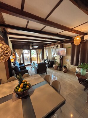 Interior - Beachfront 3 Bdrs. Villa Apartment, Private Beach, Chef, Pool, Kayaks, Wi-Fi (Playa del Secreto)