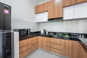 家庭别墅, 花园景观 | 私人厨房 | 冰箱、微波炉、炉灶、茶具/咖啡用具