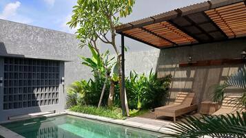 Kolam renang outdoor