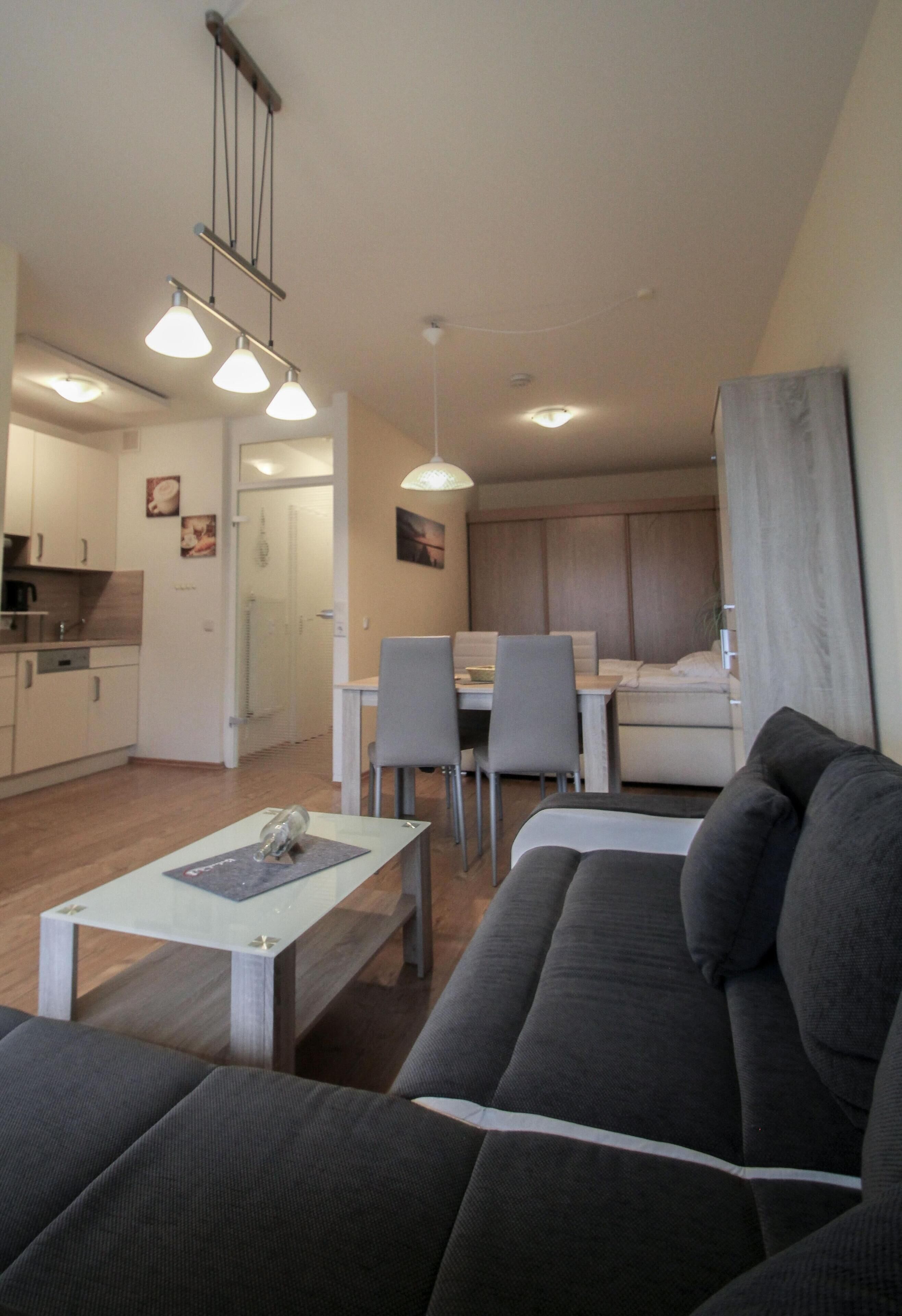 تلفزيون، مشغل دي في دي، ستيريو