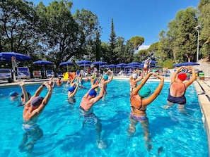 Seasonal outdoor pool, open 9:00 AM to 6:30 PM, pool umbrellas - Gaiano APT (Sorrento)