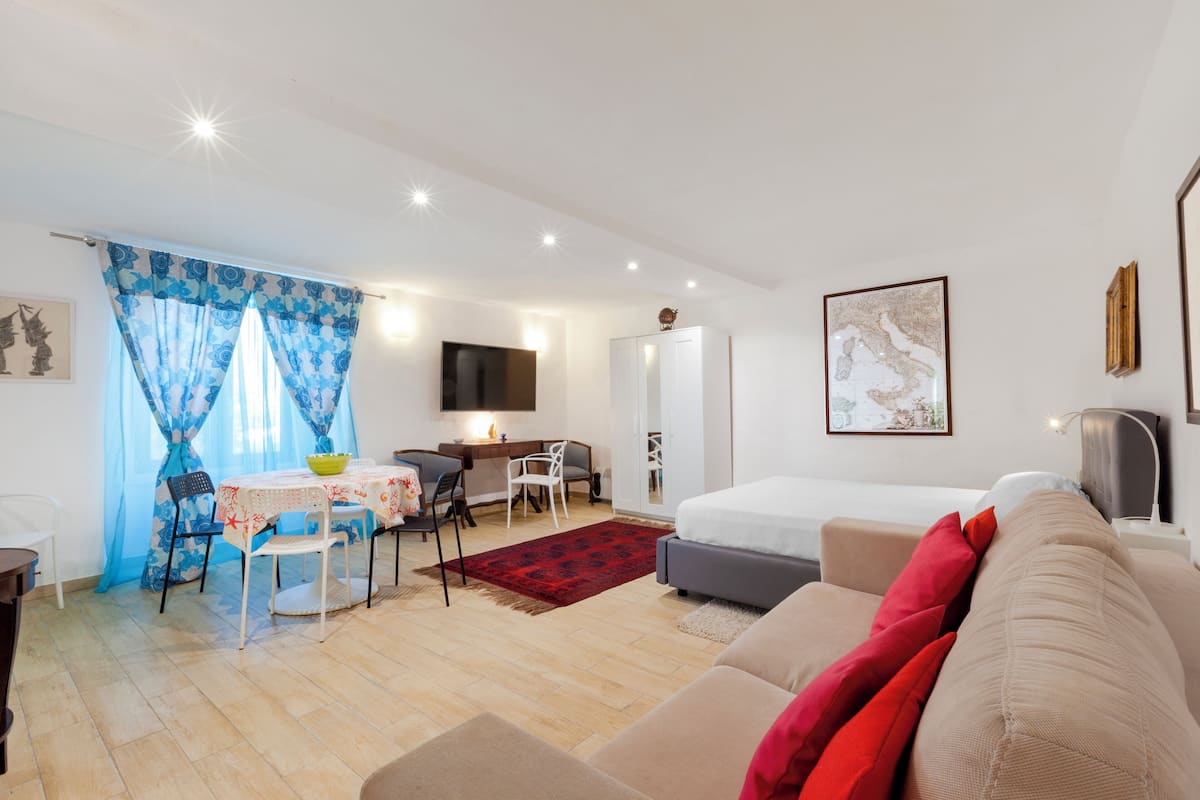 Apartamento clássico, vista para o jardim | Cortinas blackout, quartos à prova de som, ferros/tábuas de passar roupa