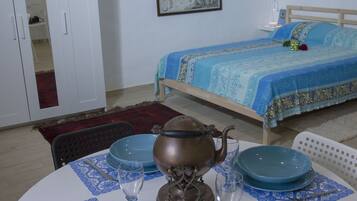 APT 1 - Classic Family | Blendingsgardiner, lydisolert, strykejern/-brett og wi-fi (inkludert)